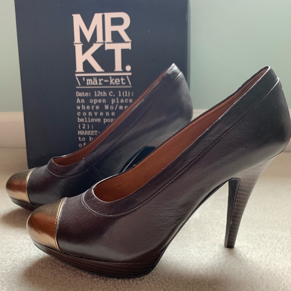 MRKT. Leather stacked heel with bronze toe